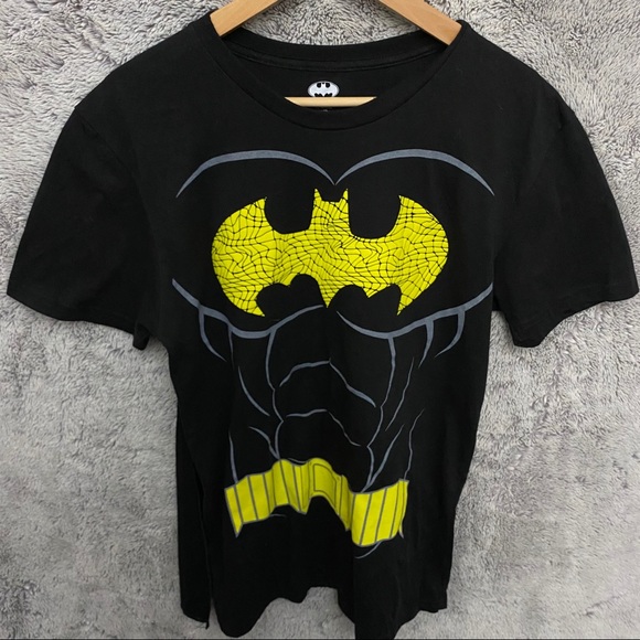 Batman Shirt with cape - Picture 1 of 5